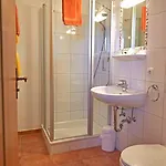 Guest house Gaestehaus Bauer Am Golfplatz