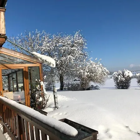 Gaestehaus Bauer Am Golfplatz 基姆湖畔普林