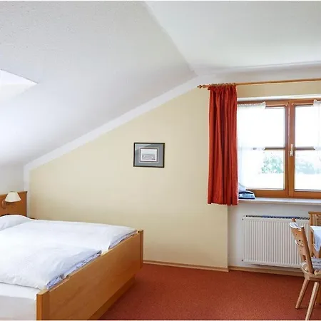 Bauer Am Golfplatz Gasthof 3*