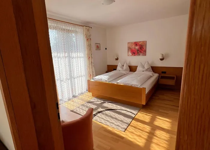Gaestehaus Bauer Am Golfplatz بيت ضيافة