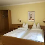 Gaestehaus Bauer Am Golfplatz Maison d'hôtes Prien am Chiemsee