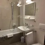 Gaestehaus Bauer Am Golfplatz 4* Прин-ам-Кимзее