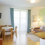 Gaestehaus Bauer Am Golfplatz Maison d'hôtes 4*