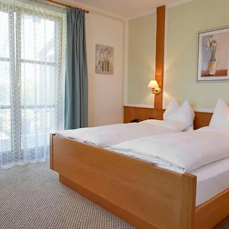 בית הארחה Gaestehaus Bauer Am Golfplatz פרין אם קימזה