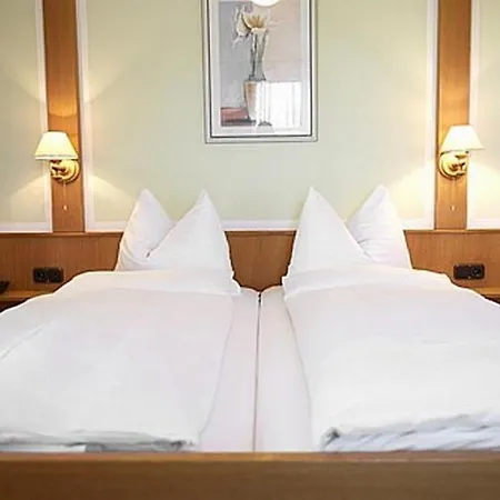 בית הארחה Gaestehaus Bauer Am Golfplatz פרין אם קימזה
