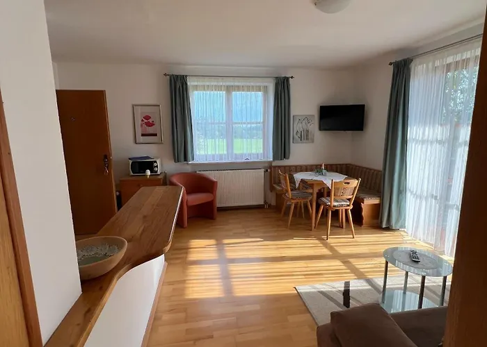 Konukevi Gaestehaus Bauer Am Golfplatz Prien am Chiemsee