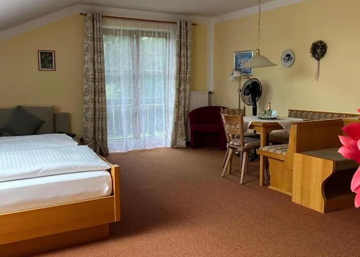 Konukevi Gaestehaus Bauer Am Golfplatz Prien am Chiemsee