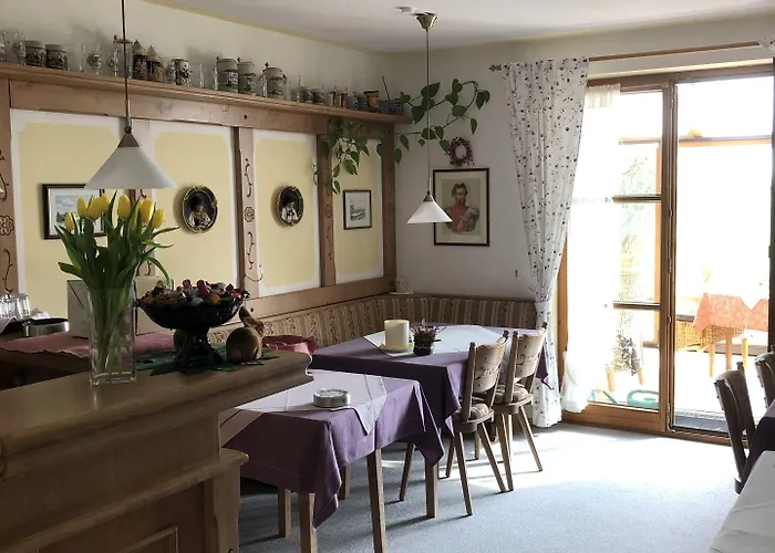 Maison d'hôtes Gaestehaus Bauer Am Golfplatz 4*