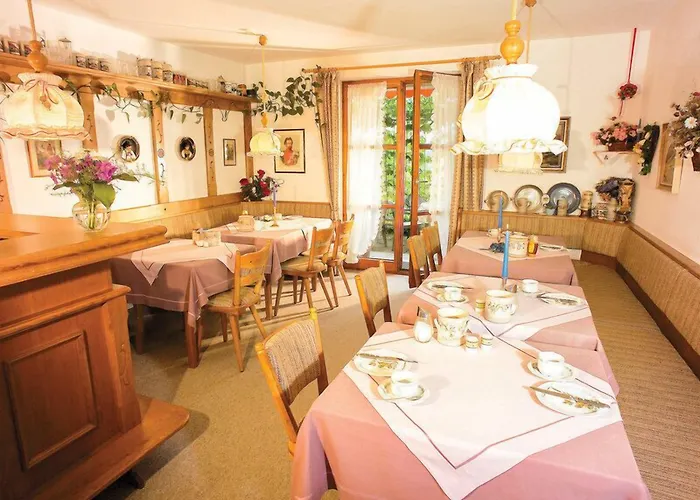 Gaestehaus Bauer Am Golfplatz Maison d'hôtes